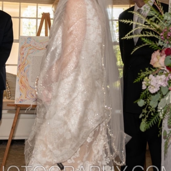 Stunning designer wedding veil w pearls &crystals - Picture 6 of 8